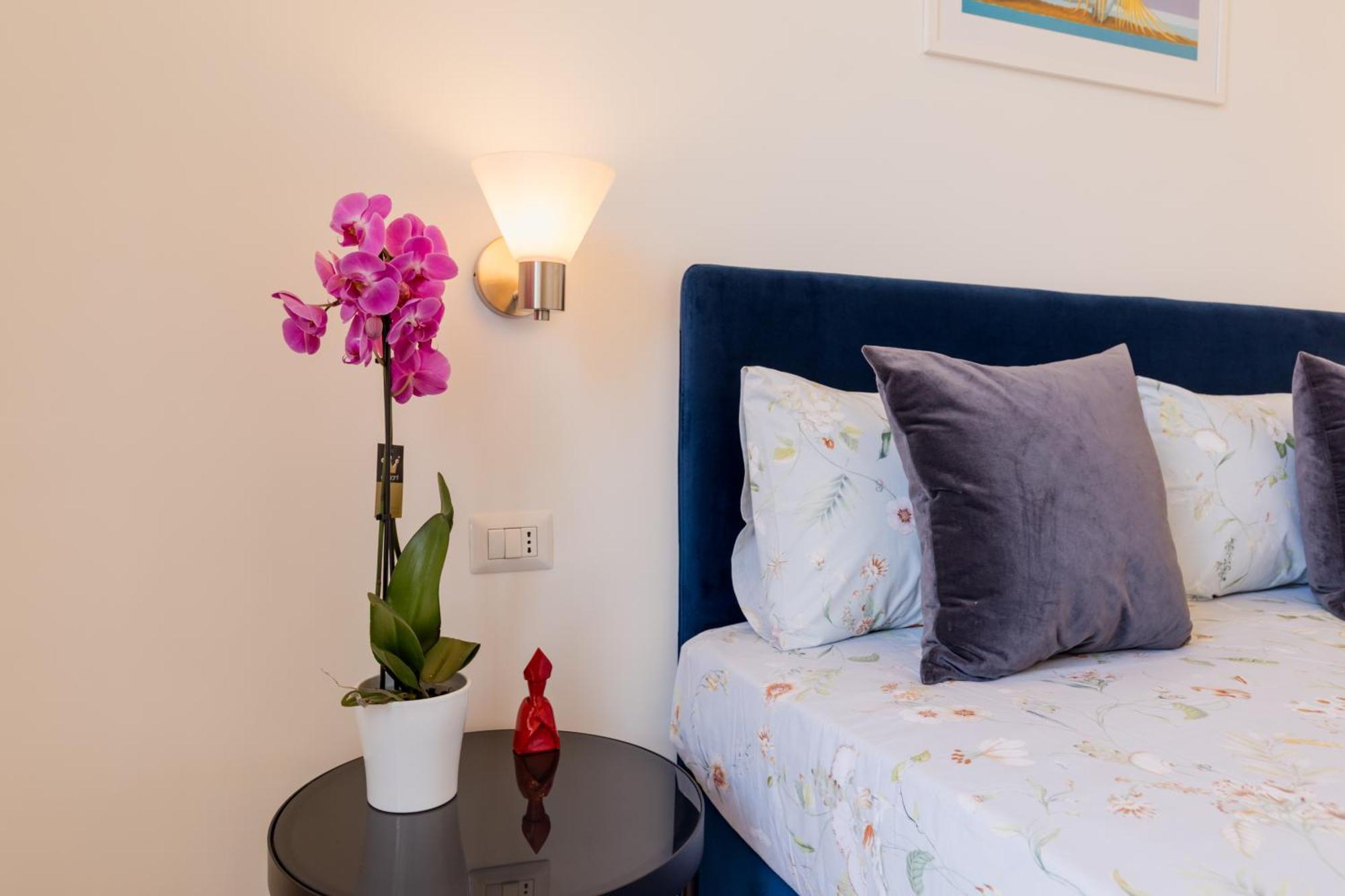 Blu Parthenope Suites Naples Exterior photo