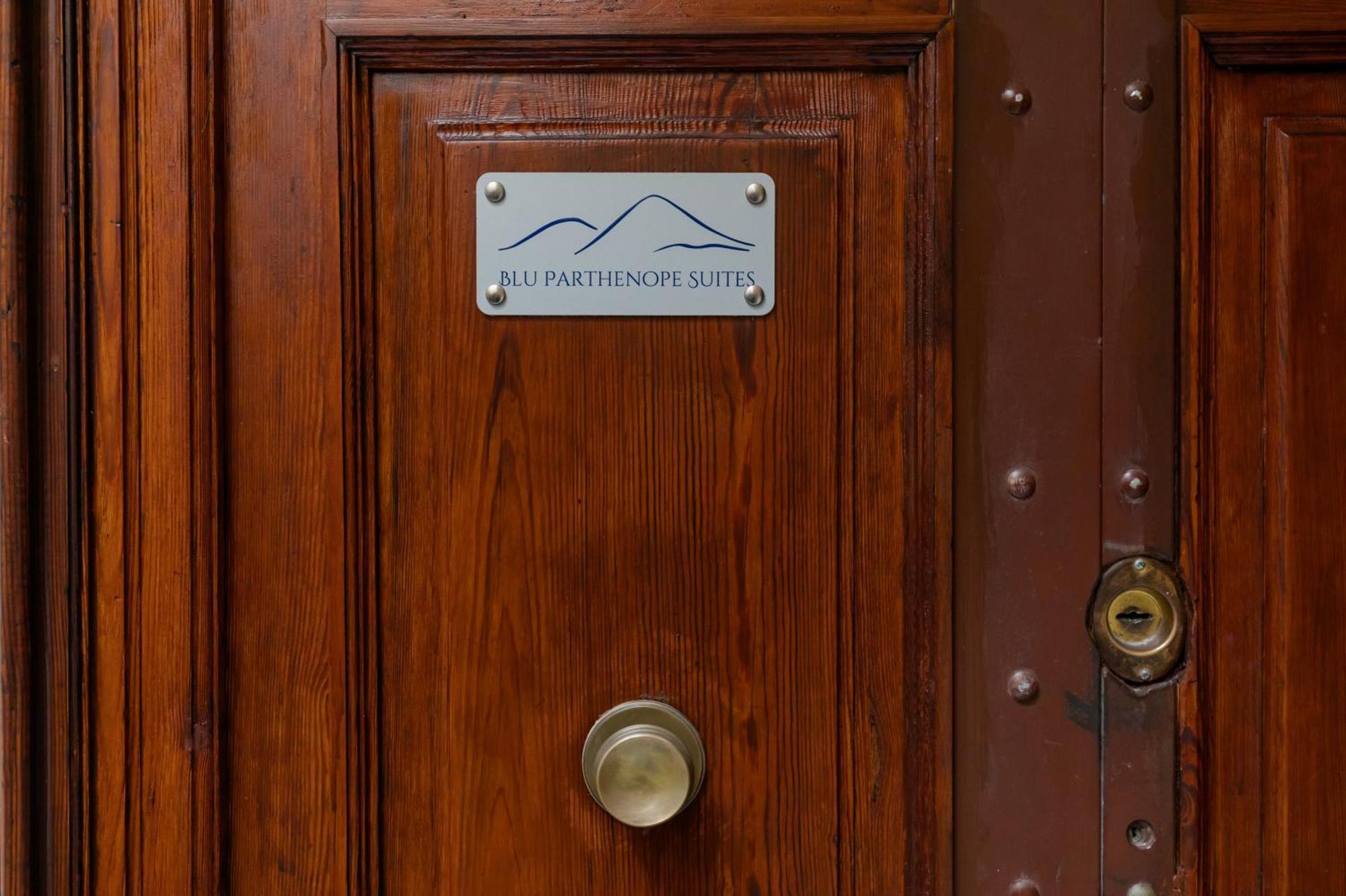 Blu Parthenope Suites Naples Exterior photo
